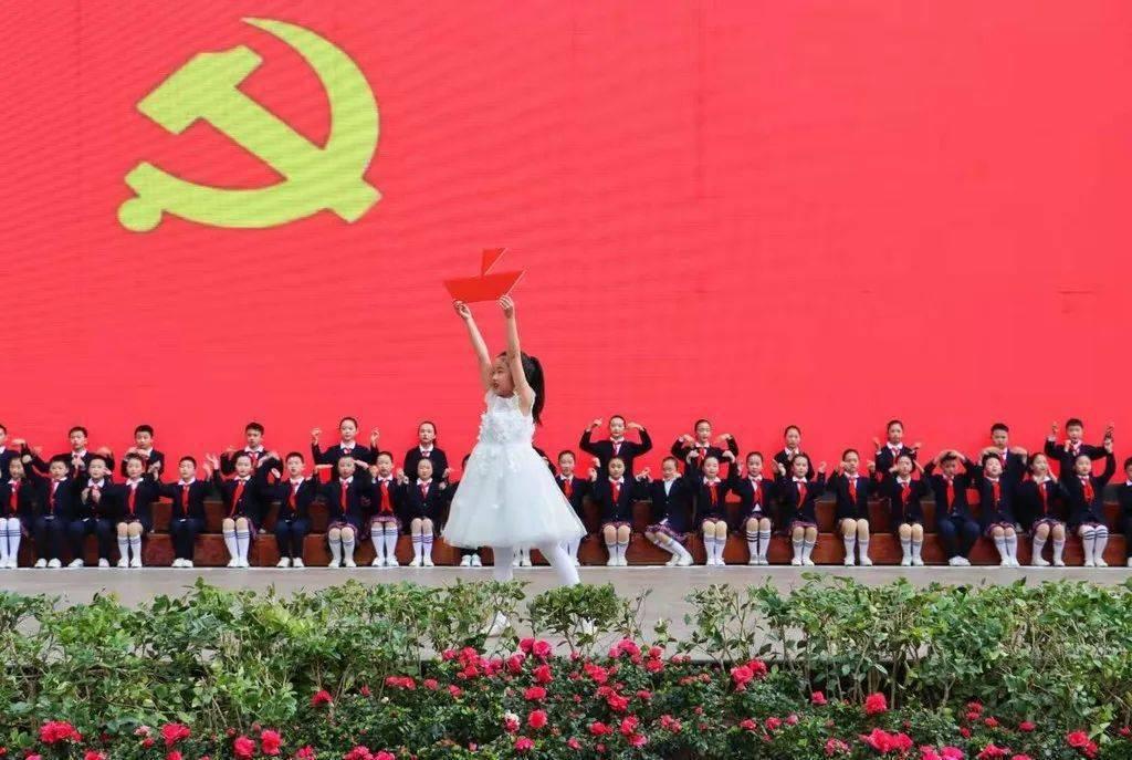 习惯醒来再床上吃东西，这种情况一般床上枕头和被子这些哪个容易弄脏的快？游戏画面